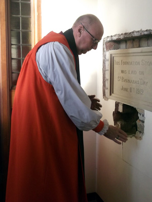 St Barnabas, Liverpool (Placing of time capsule)